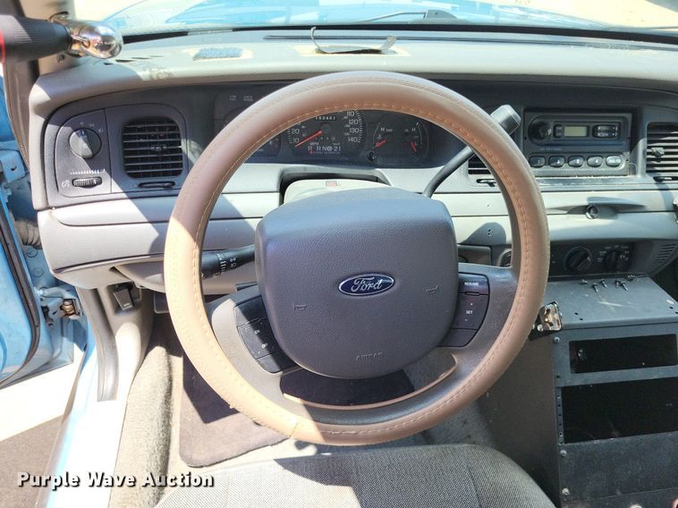 image for item LS9594 2005 Ford Crown Victoria Police Interceptor