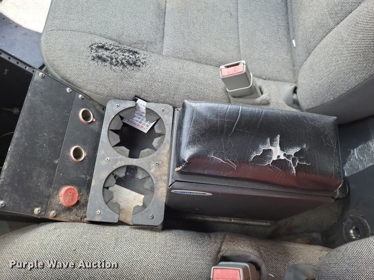 image for item LS9594 2005 Ford Crown Victoria Police Interceptor