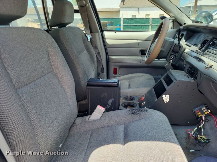 image for item LS9594 2005 Ford Crown Victoria Police Interceptor