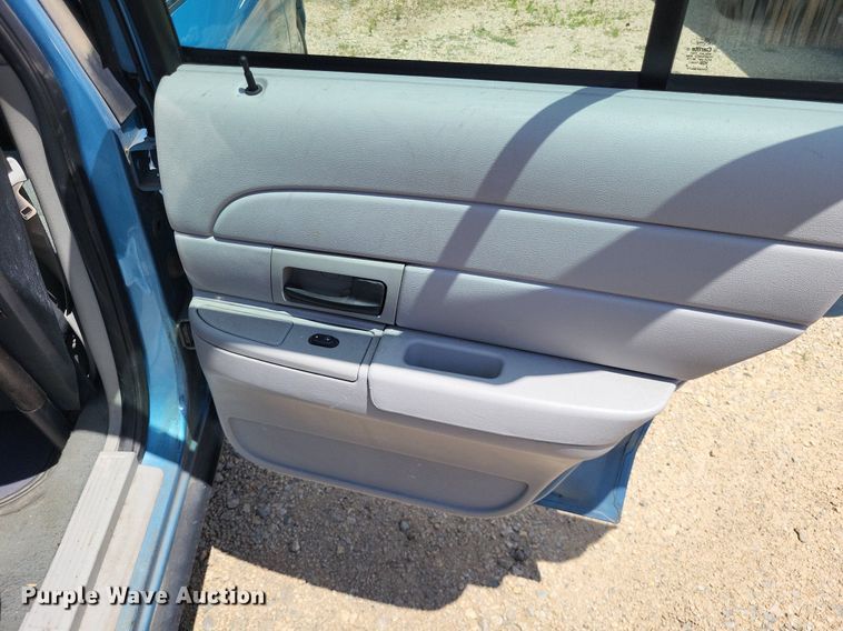 image for item LS9594 2005 Ford Crown Victoria Police Interceptor