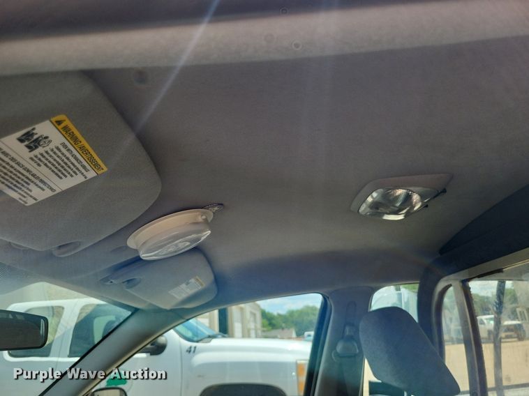 image for item LS9594 2005 Ford Crown Victoria Police Interceptor