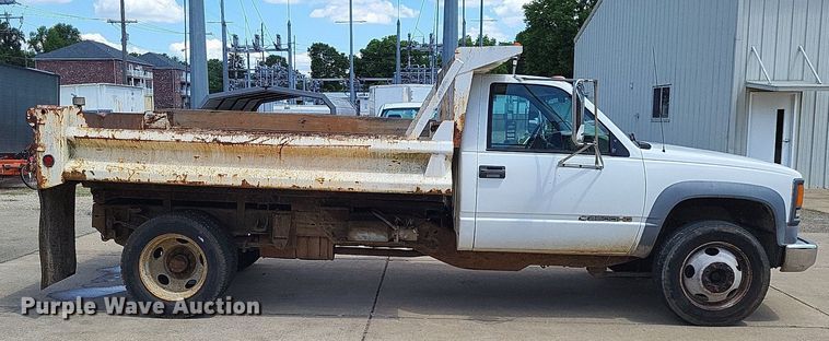 image for item LS9595 2001 Chevrolet Silverado 3500HD  dump bed pickup truck