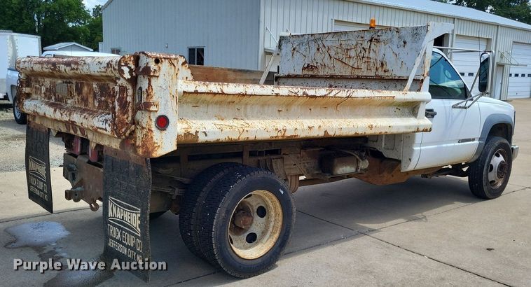 image for item LS9595 2001 Chevrolet Silverado 3500HD  dump bed pickup truck