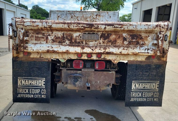 image for item LS9595 2001 Chevrolet Silverado 3500HD  dump bed pickup truck