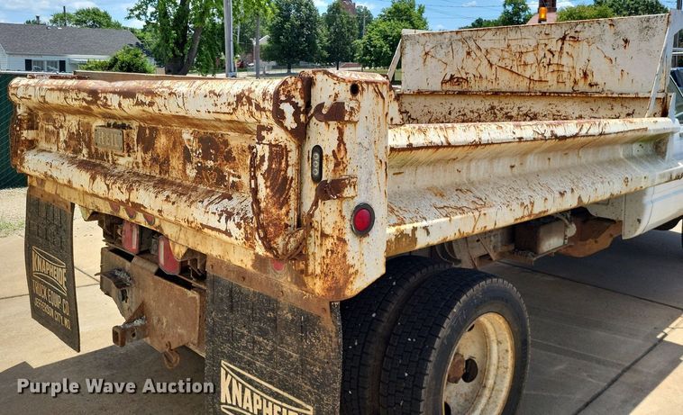 image for item LS9595 2001 Chevrolet Silverado 3500HD  dump bed pickup truck