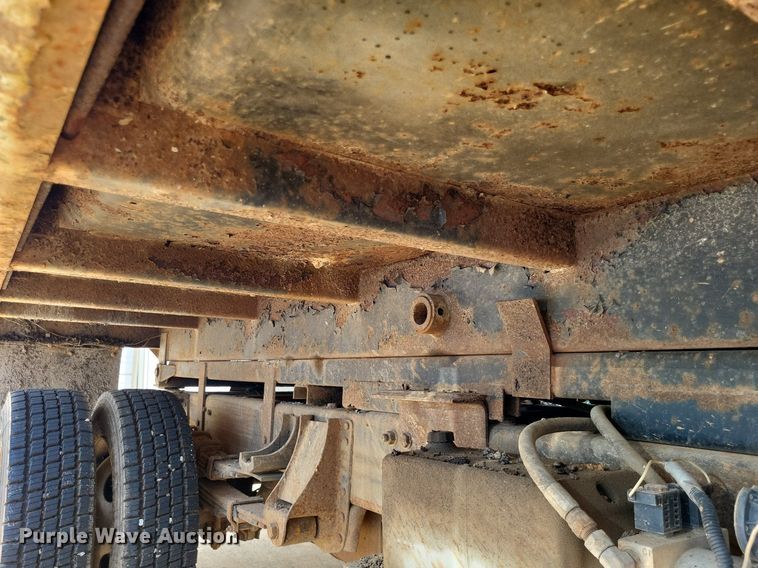 image for item LS9595 2001 Chevrolet Silverado 3500HD  dump bed pickup truck