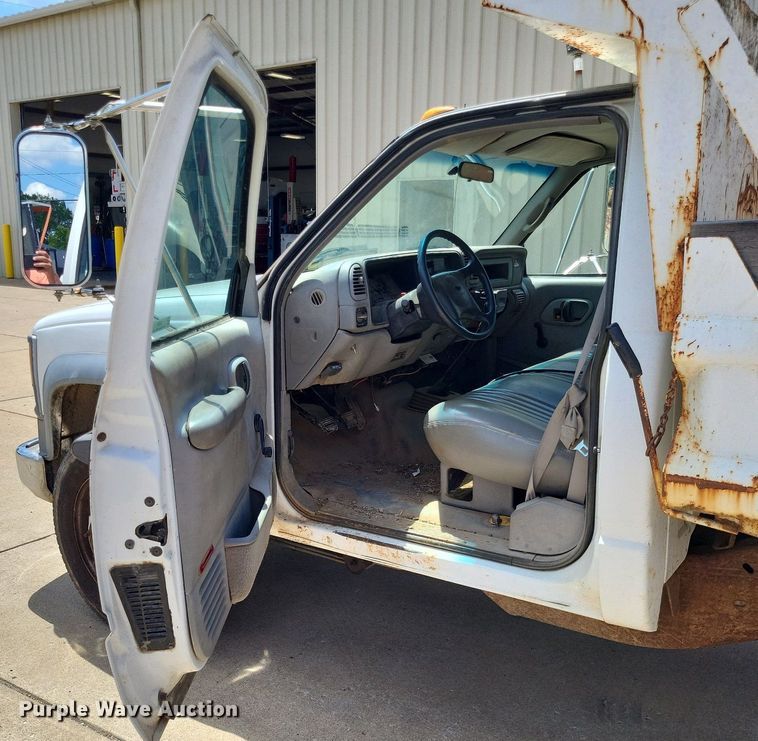 image for item LS9595 2001 Chevrolet Silverado 3500HD  dump bed pickup truck