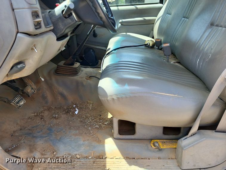 image for item LS9595 2001 Chevrolet Silverado 3500HD  dump bed pickup truck