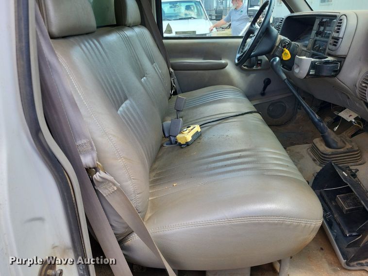 image for item LS9595 2001 Chevrolet Silverado 3500HD  dump bed pickup truck