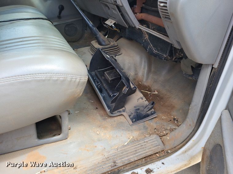 image for item LS9595 2001 Chevrolet Silverado 3500HD  dump bed pickup truck