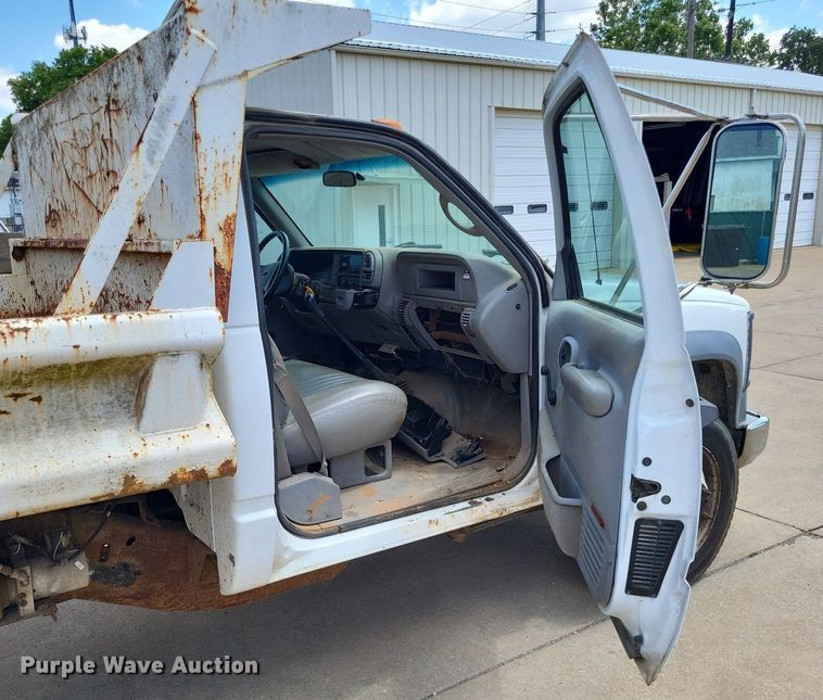 image for item LS9595 2001 Chevrolet Silverado 3500HD  dump bed pickup truck