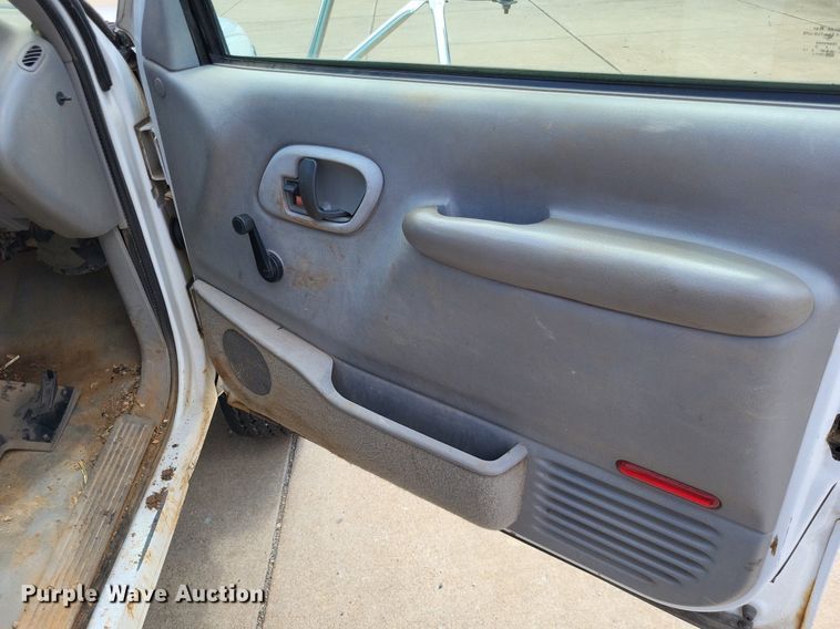 image for item LS9595 2001 Chevrolet Silverado 3500HD  dump bed pickup truck