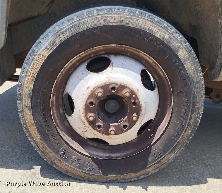 image for item LS9595 2001 Chevrolet Silverado 3500HD  dump bed pickup truck