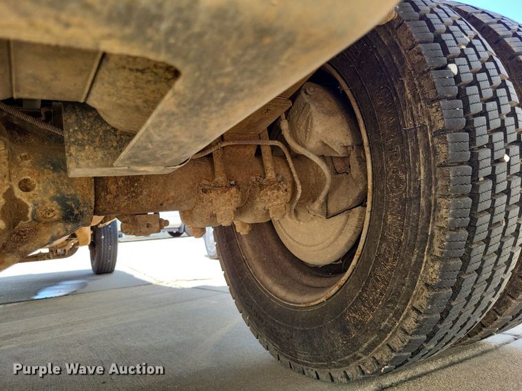 image for item LS9595 2001 Chevrolet Silverado 3500HD  dump bed pickup truck