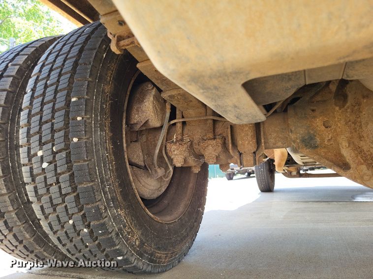 image for item LS9595 2001 Chevrolet Silverado 3500HD  dump bed pickup truck