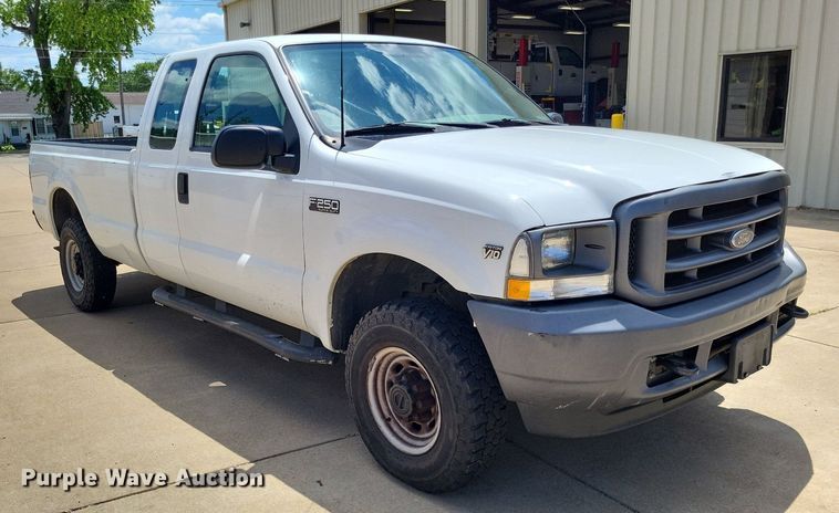 image for item LS9596 2003 Ford F250 Super Duty XL  SuperCab pickup truck