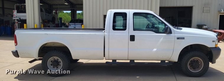 image for item LS9596 2003 Ford F250 Super Duty XL  SuperCab pickup truck