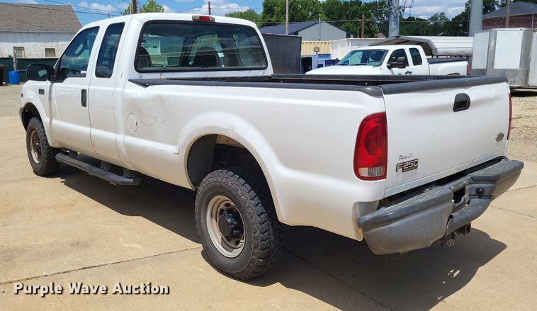 image for item LS9596 2003 Ford F250 Super Duty XL  SuperCab pickup truck