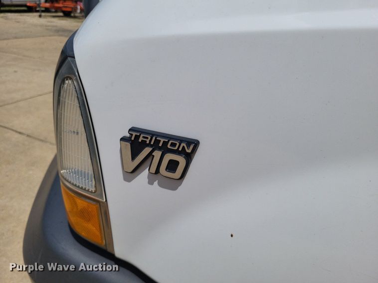 image for item LS9596 2003 Ford F250 Super Duty XL  SuperCab pickup truck