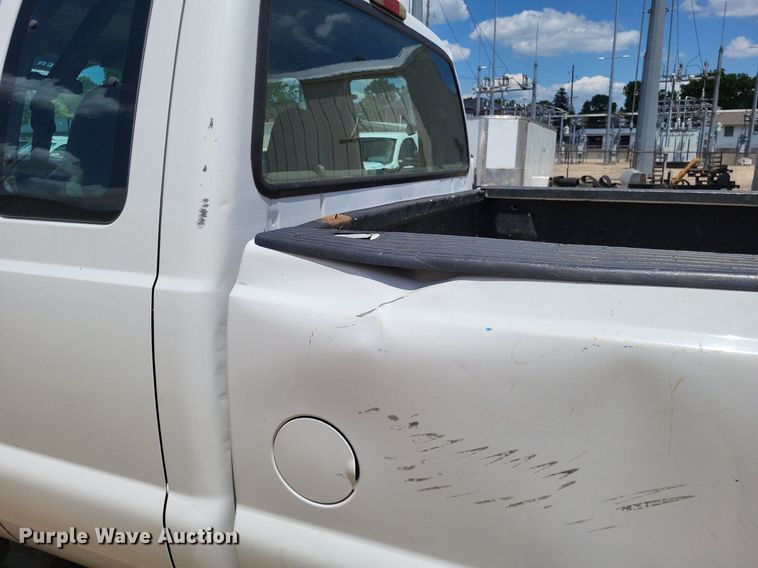 image for item LS9596 2003 Ford F250 Super Duty XL  SuperCab pickup truck