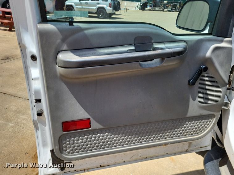 image for item LS9596 2003 Ford F250 Super Duty XL  SuperCab pickup truck