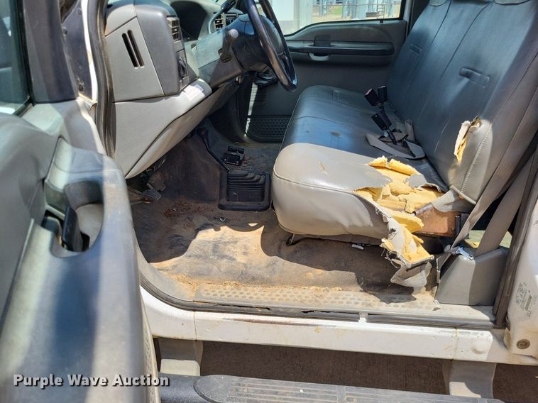 image for item LS9596 2003 Ford F250 Super Duty XL  SuperCab pickup truck