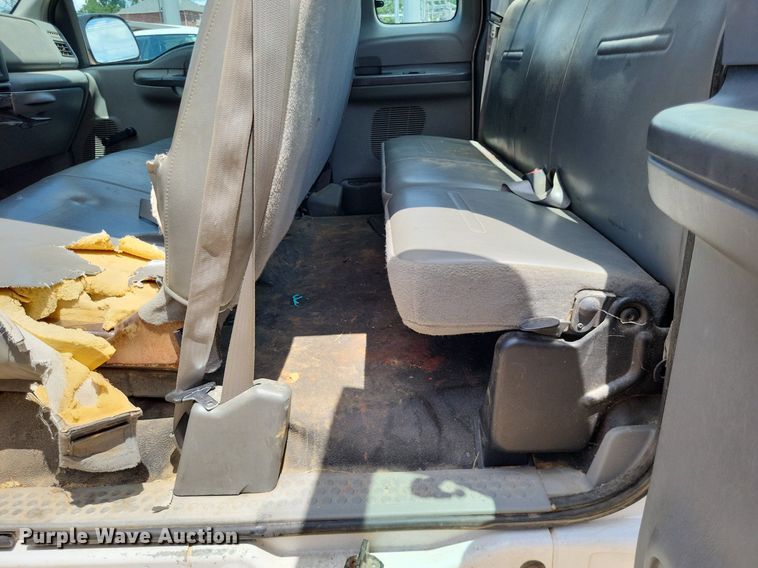 image for item LS9596 2003 Ford F250 Super Duty XL  SuperCab pickup truck