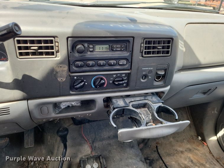 image for item LS9596 2003 Ford F250 Super Duty XL  SuperCab pickup truck