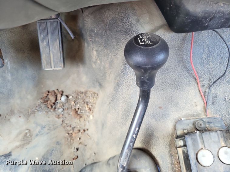 image for item LS9596 2003 Ford F250 Super Duty XL  SuperCab pickup truck