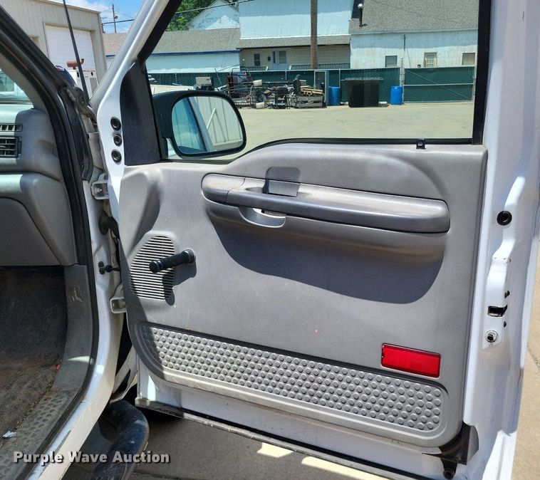 image for item LS9596 2003 Ford F250 Super Duty XL  SuperCab pickup truck