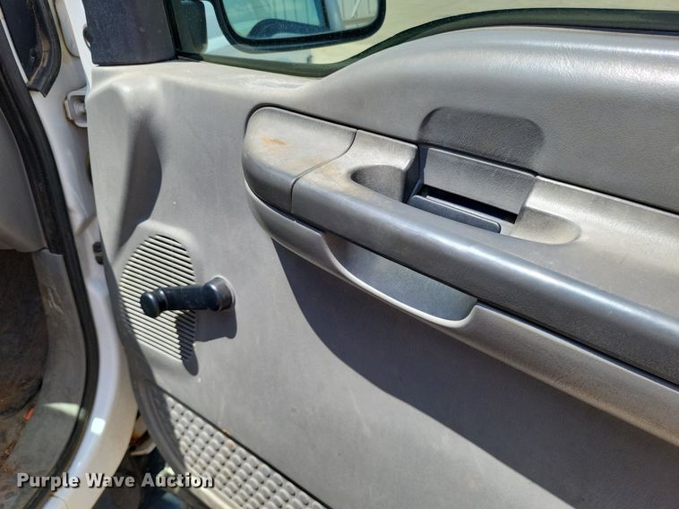 image for item LS9596 2003 Ford F250 Super Duty XL  SuperCab pickup truck