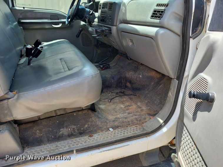 image for item LS9596 2003 Ford F250 Super Duty XL  SuperCab pickup truck