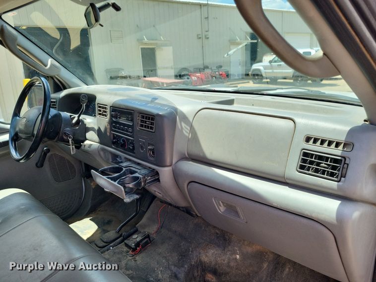 image for item LS9596 2003 Ford F250 Super Duty XL  SuperCab pickup truck