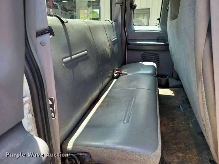 image for item LS9596 2003 Ford F250 Super Duty XL  SuperCab pickup truck