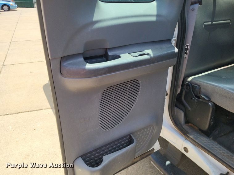 image for item LS9596 2003 Ford F250 Super Duty XL  SuperCab pickup truck