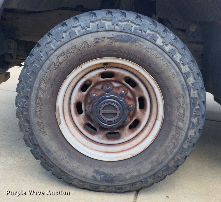 image for item LS9596 2003 Ford F250 Super Duty XL  SuperCab pickup truck