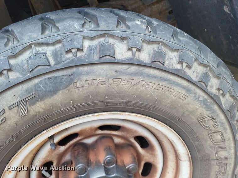 image for item LS9596 2003 Ford F250 Super Duty XL  SuperCab pickup truck