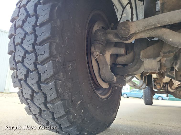 image for item LS9596 2003 Ford F250 Super Duty XL  SuperCab pickup truck