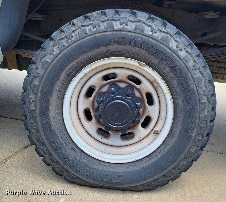 image for item LS9596 2003 Ford F250 Super Duty XL  SuperCab pickup truck