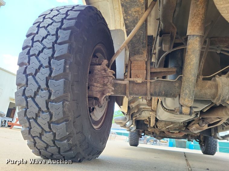 image for item LS9596 2003 Ford F250 Super Duty XL  SuperCab pickup truck