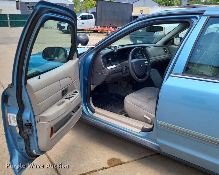 image for item LS9597 2011 Ford Crown Victoria Police Interceptor