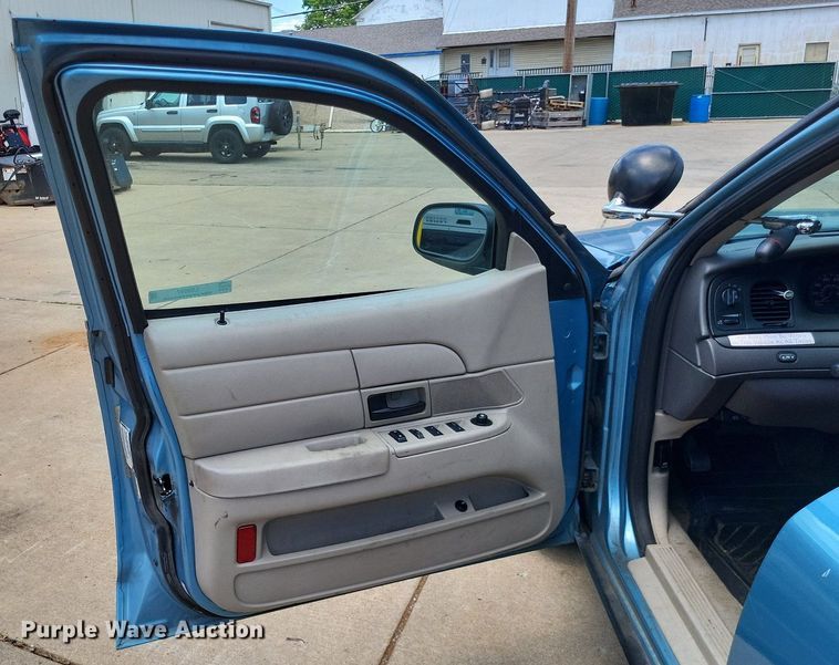 image for item LS9597 2011 Ford Crown Victoria Police Interceptor