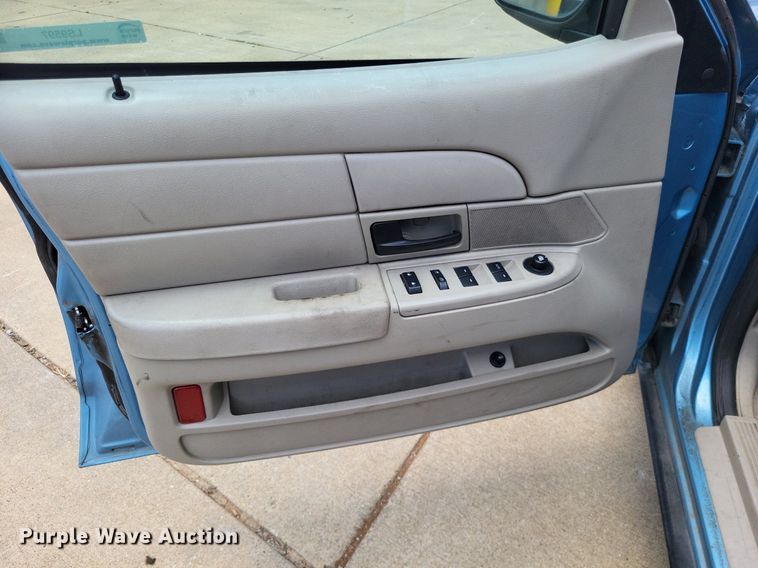 image for item LS9597 2011 Ford Crown Victoria Police Interceptor