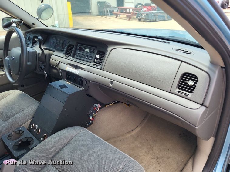 image for item LS9597 2011 Ford Crown Victoria Police Interceptor