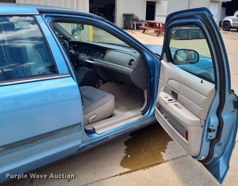 image for item LS9597 2011 Ford Crown Victoria Police Interceptor