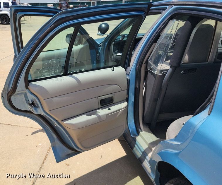 image for item LS9597 2011 Ford Crown Victoria Police Interceptor