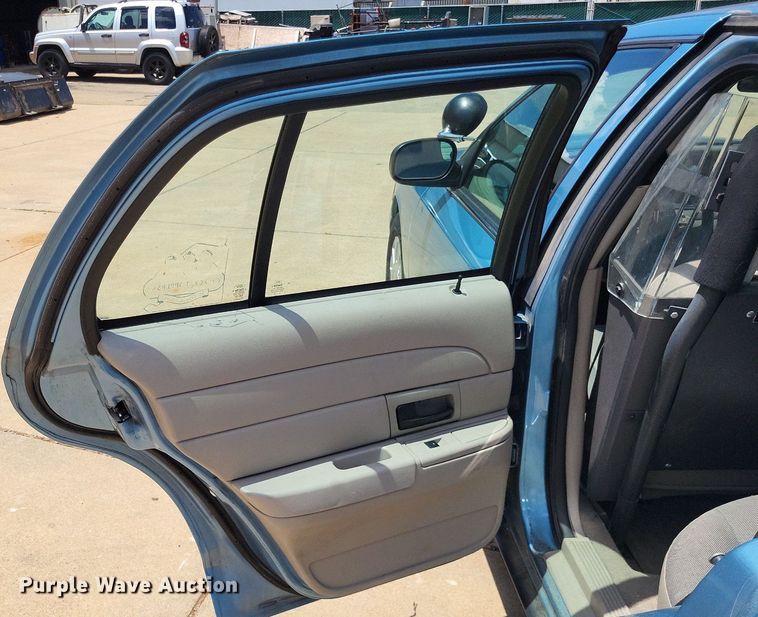 image for item LS9597 2011 Ford Crown Victoria Police Interceptor