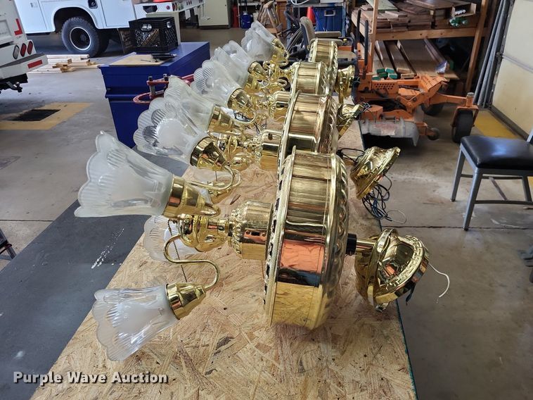 image for item LS9598 (4) Hampton Bay F552S(CH) PB ceiling fans