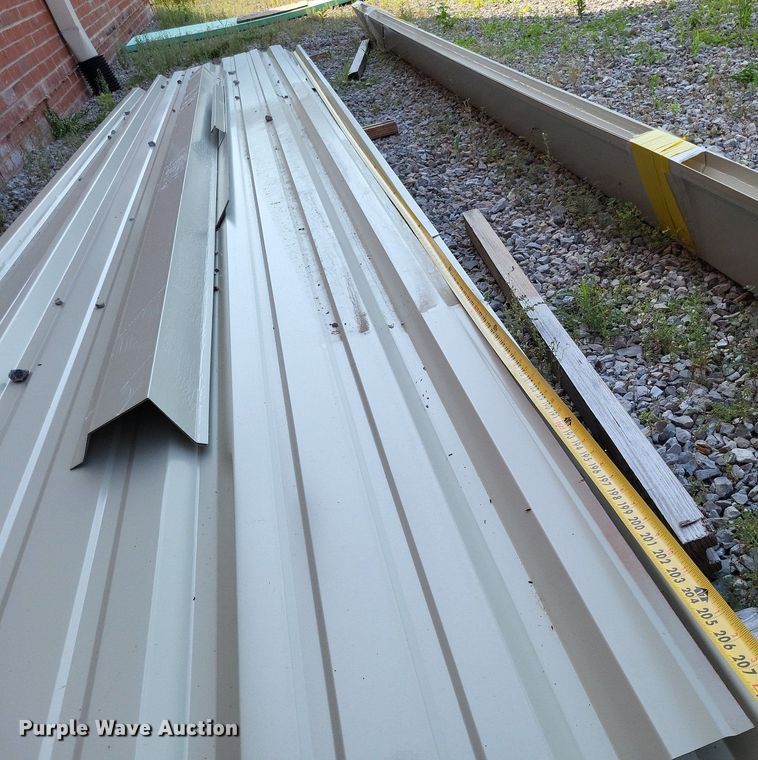 image for item LS9612 Approximately 6 sheets of metal siding/roofing