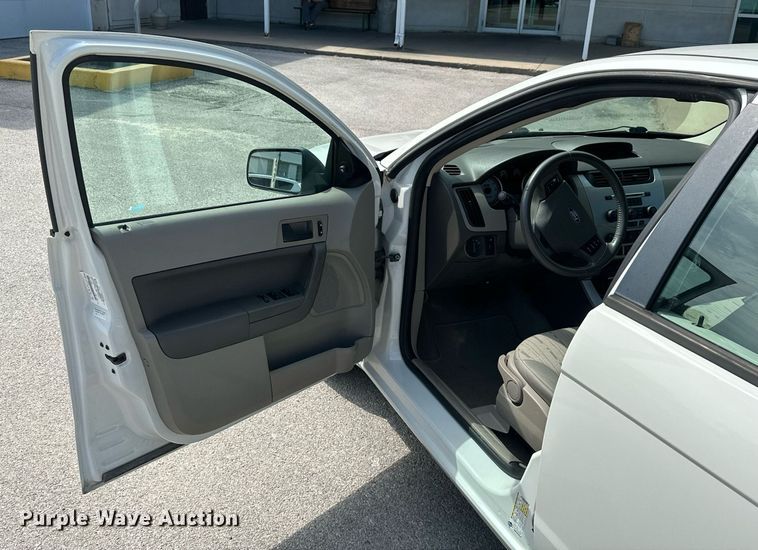 image for item MB9705 2010 Ford Focus SE